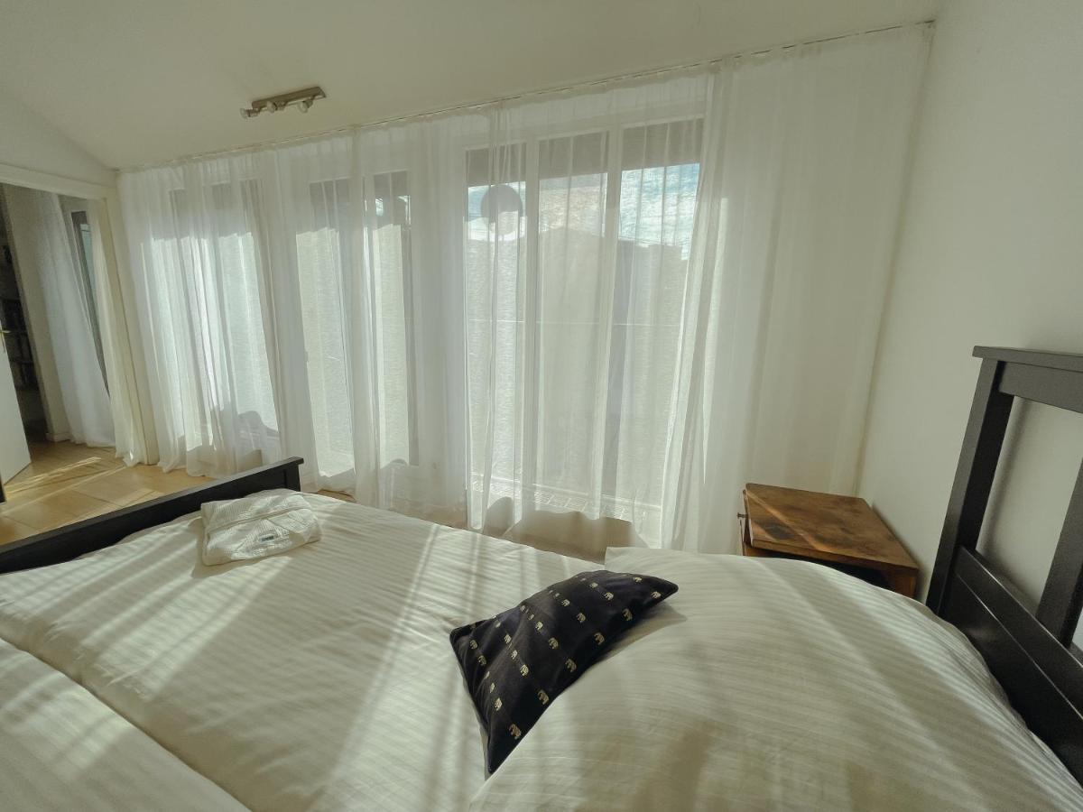 Luxury 150m2 In Desirable Area Of Historic Apartment Vienna